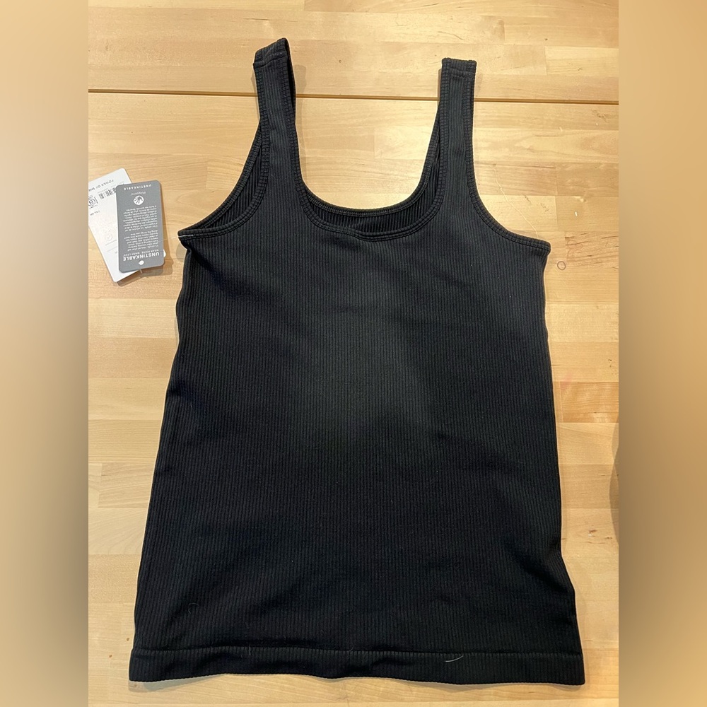 ATHLETA TANK. Unstinkable Odor-Resistant Fabric